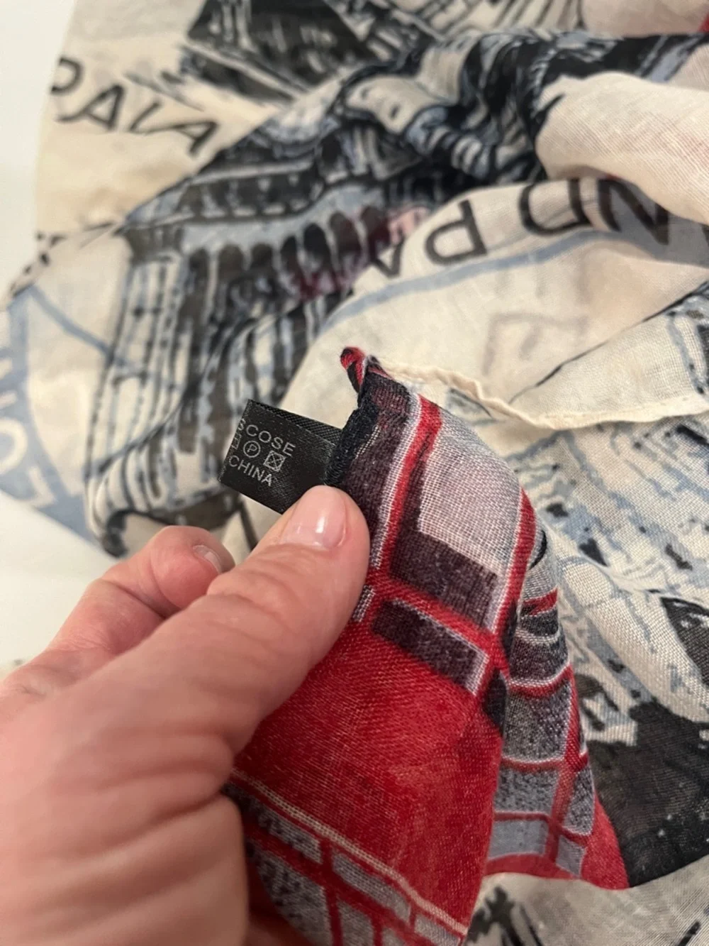 London Graphic Lightweight Scarf w/ scenes in London